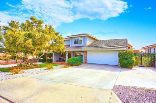 18045 Pebble Beach Dr, Victorville, CA