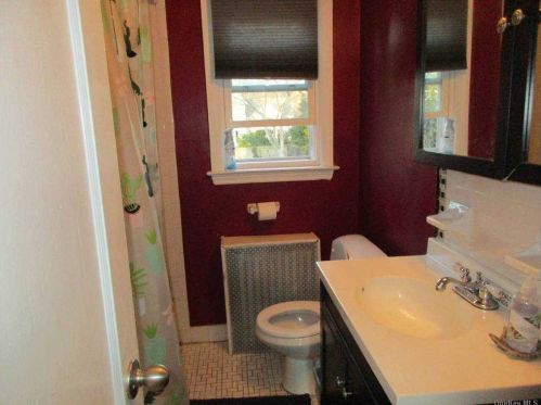 12 Kalmia St, Elwood NY  11731-1213 exterior