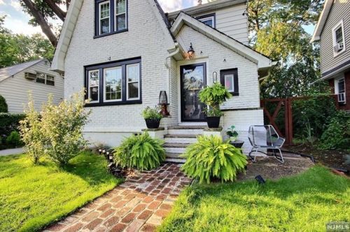 224 Madison Ave, Dumont NJ  07628-2538 exterior