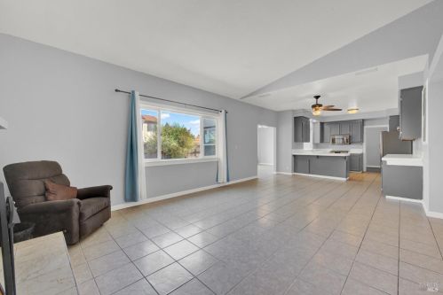 206 Donegal Ct, Vacaville CA  95688-9217 exterior