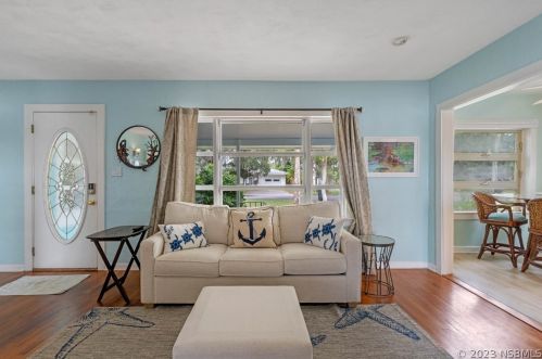 5959 Riverside Dr, Daytona Beach FL 32127-6445 exterior