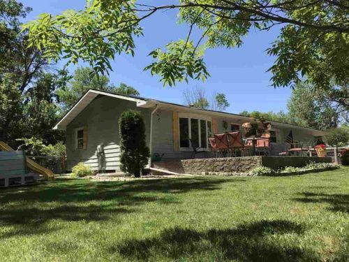 6521 8th Ave, Minot, ND 58703-8872