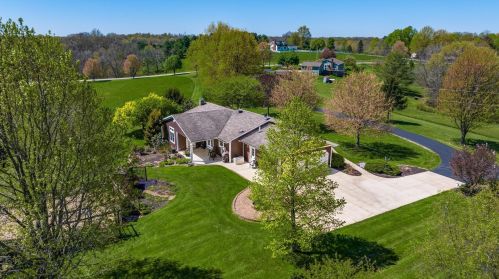 2306 Wesley Chapel Rd, Zanesville OH  43701-9334 exterior