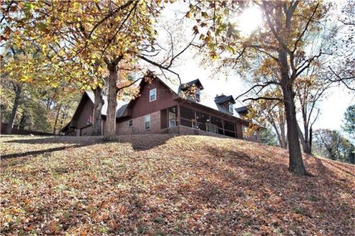 136 Hickory St, Mountainburg, AR 72946-2600