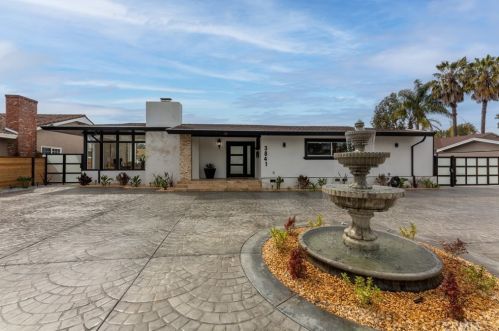 3841 Pacific Ave, Long Beach CA  90807-3227 exterior