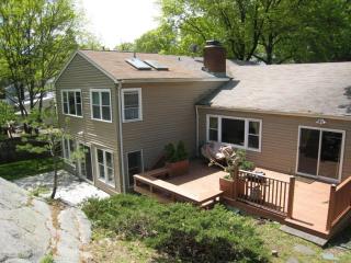 85 Laddins Rock Rd, Old Greenwich, CT 06870-1435