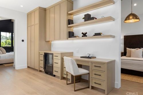 4955 Haskell Ave, Van Nuys CA  91436-1674 exterior