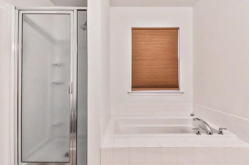 959 King Way, Breinigsville PA  18031-1484 exterior