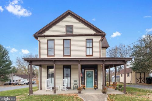 284 Massanutten St, Strasburg VA  22657-2301 exterior