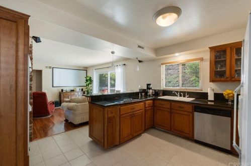 675 Dana Dr, Santa Paula CA  93060-1614 exterior