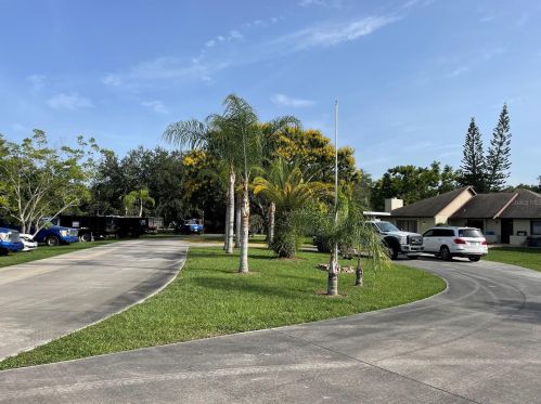 3500 Boggy Crk Rd, Kissimmee FL 34744-9413 exterior