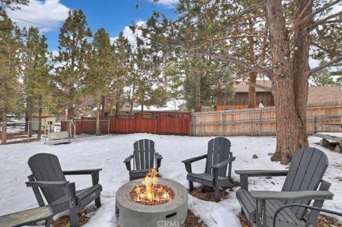 332 Brewer Way, Big Bear City CA  92314-9529 exterior