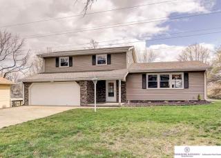 1009 Grey Fawn Dr, Omaha, NE 68154-3509