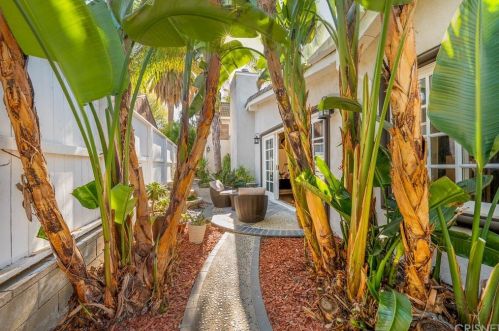 14639 Albers St, Van Nuys CA 91411-3713 exterior