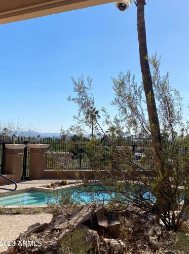 10402 10th St, Phoenix AZ  85020-8522 exterior