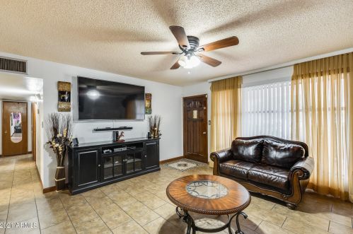 3741 Cactus Wren Dr, Phoenix AZ 85051-8186 exterior