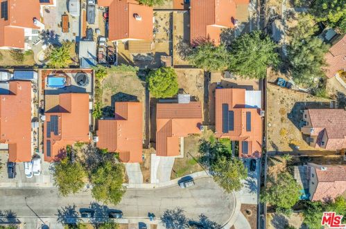 1621 Lingard St, Lancaster CA 93535-3442 exterior