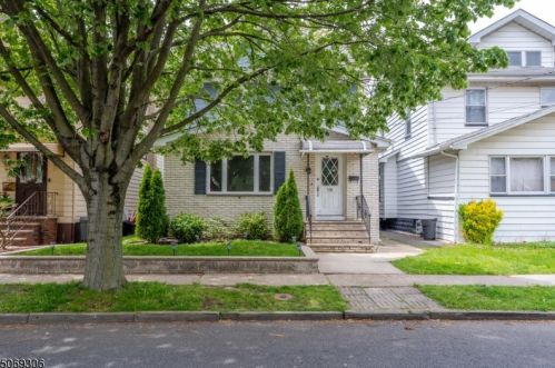 158 Dalton St, Roselle Park, NJ 07204-2016