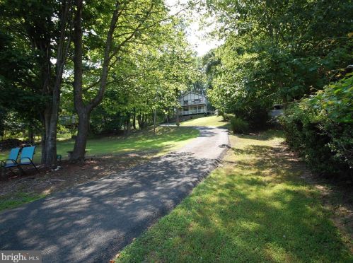 2402 Youngs Dr, Haymarket VA  20169-1532 exterior