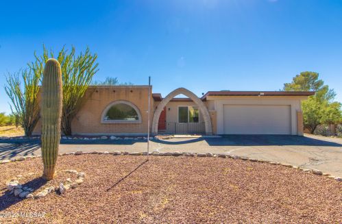 9130 Chof Ovi Dr, Tucson, AZ 85749-9414