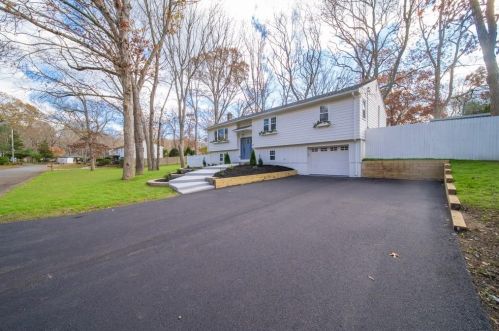22 Bow Run, South Kingstown RI  02874-2471 exterior