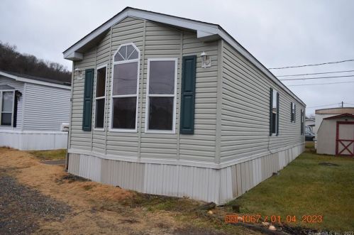 6 4th St, Beacon Falls, CT 06403-1606