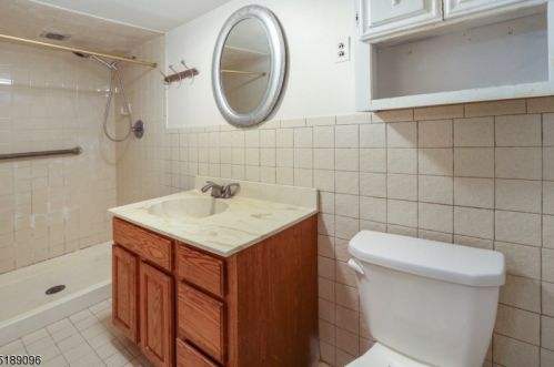 112 Clay Ave, Roselle Park NJ  07204-2008 exterior