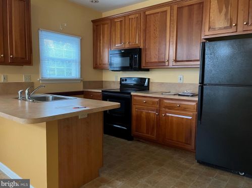 200 Crescent Dr, Swatara PA  17033-2335 exterior