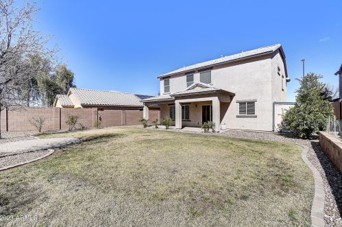 2015 Lindrick Dr, Gilbert AZ 85298-7421 exterior