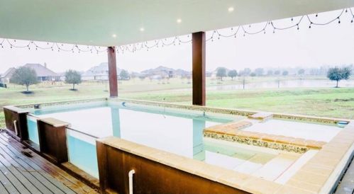 703 Leaning Oak Trl, Richmond TX  77406-4653 exterior