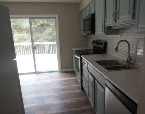 28 Raker Rd, Poughkeepsie NY  12603-5632 exterior