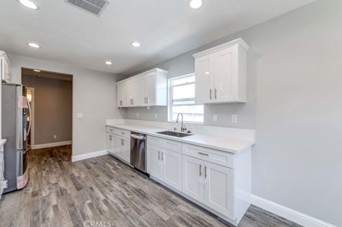 4567 120th St, Hawthorne CA  90250-2965 exterior