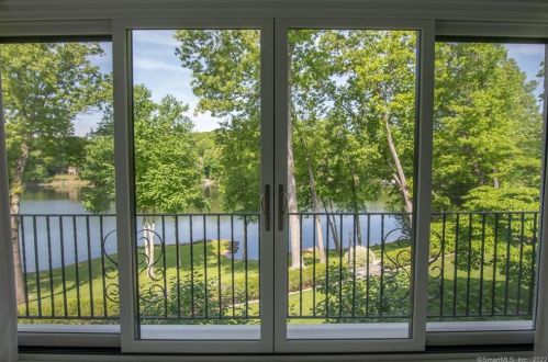 20 Hidden Brook Dr, Brookfield Center CT  06804-1306 exterior