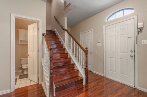 705 Ashbrook Ct, Euless, TX 76039-4088