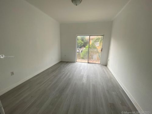 7539 174th Ter, Hialeah, FL 33015-7146