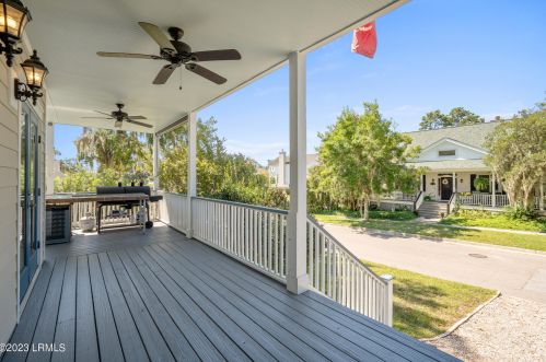 37 Brisbane Dr, Beaufort SC  29902-5718 exterior