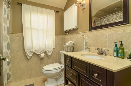 2935 Ewing Ave, Minneapolis MN 55422-3234 exterior