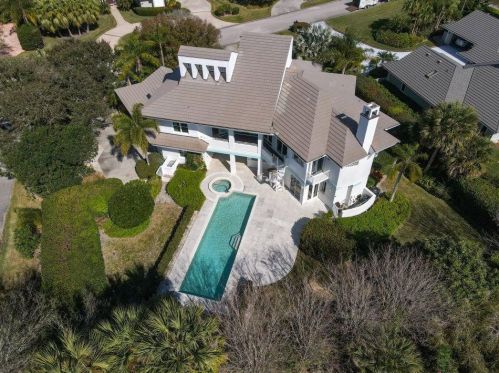205 Riverway Dr, Vero Beach, FL 32963-2637
