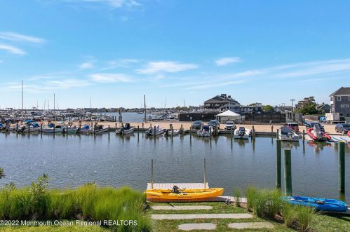 564 Lake Ave, Point Pleasant Beach, NJ 08742-5079