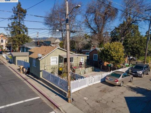 1034 47 St, Oakland CA 94608-3458 exterior