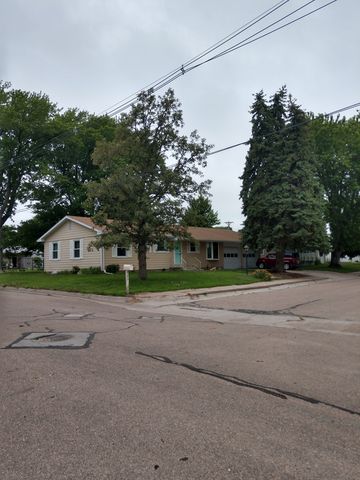 205 Eastridge Ave, South Minden, NE 68959-2433