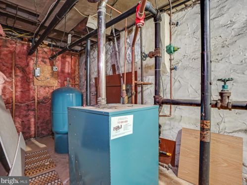 365 College Ave, Lancaster PA 17603-3319 exterior