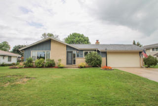 6280 Thorncrest Dr, Greendale, WI 53129-2647