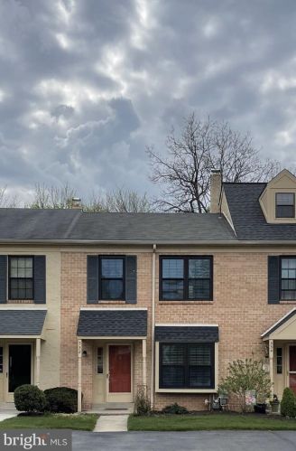 532 Bassett Ln, Norristown, PA 19403-3532