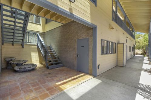 1750 Orch Rd, Hollister CA  95023-9210 exterior