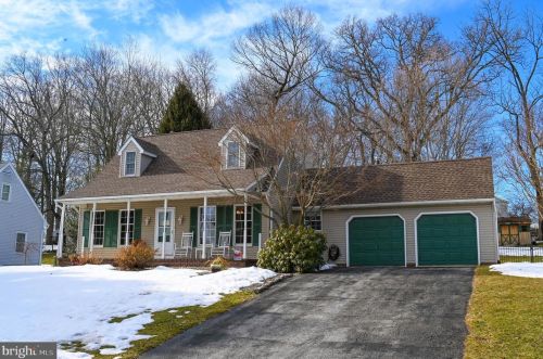 15 Shaffer Dr, Tolna, PA 17349-9215