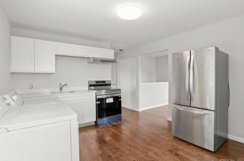 719 Queen St, Bridgeport CT  06606-3379 exterior