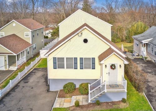 25 Nichols Ave, Stamford, CT 06905-2227