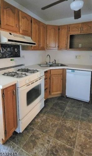 28 Apple Dr, Belvidere, NJ 07823-3021