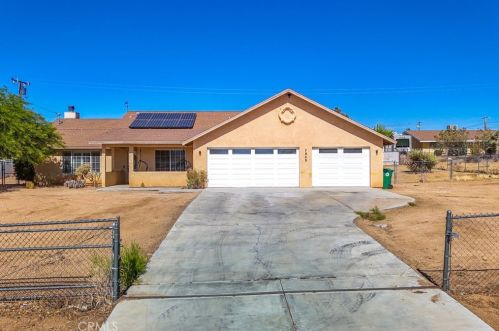 7645 Victoria Ave, Yucca Valley CA  92284-6152 exterior
